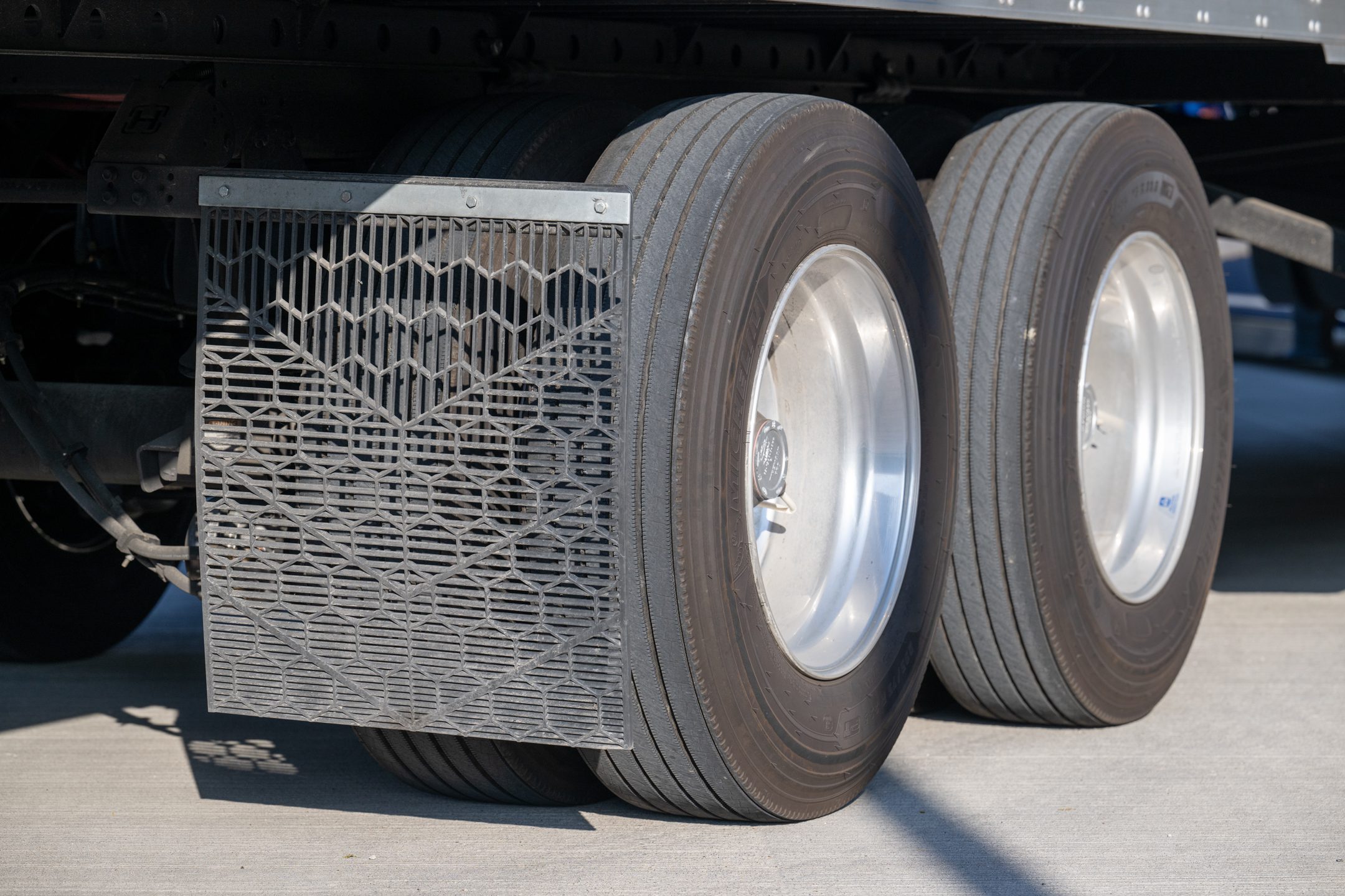 Utility makes MICHELIN® Energy Guard Aerodynamic Mudflaps Standard on the 3000R Refrigerated Trailers