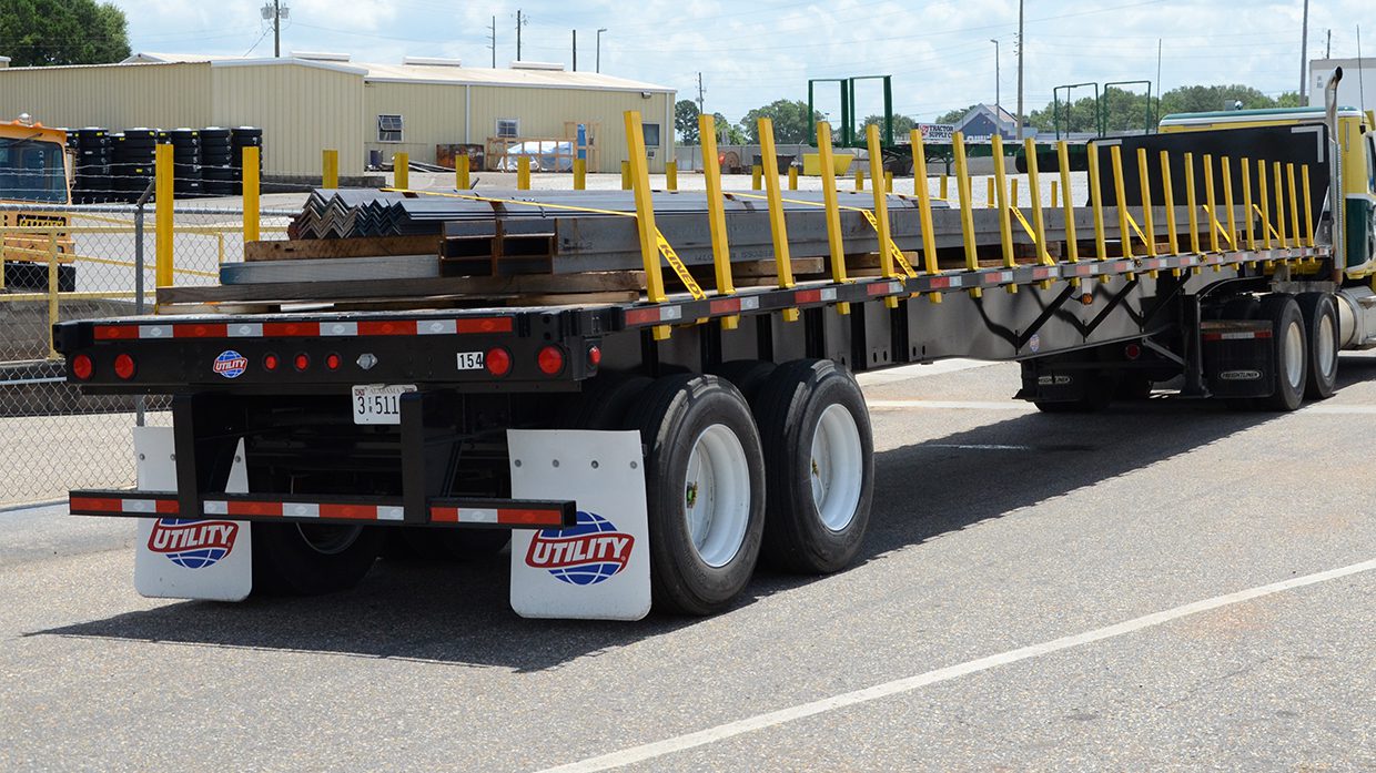 All-steel flatbed for heavy-duty applications