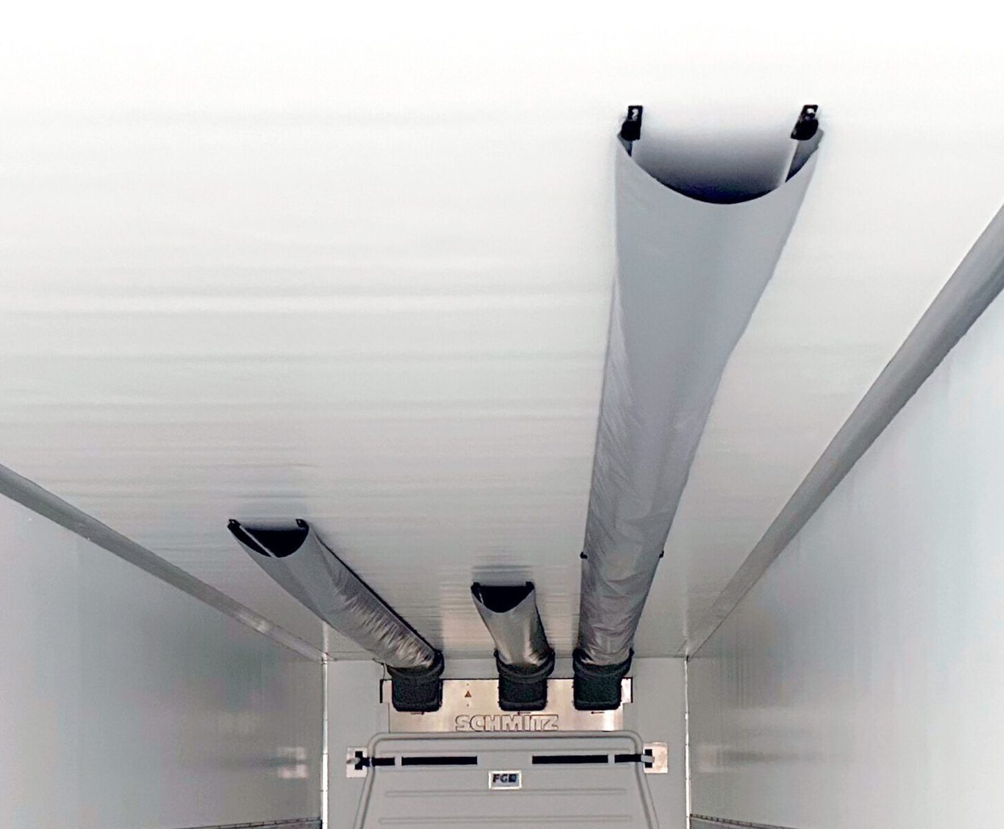 Unequal length air chutes