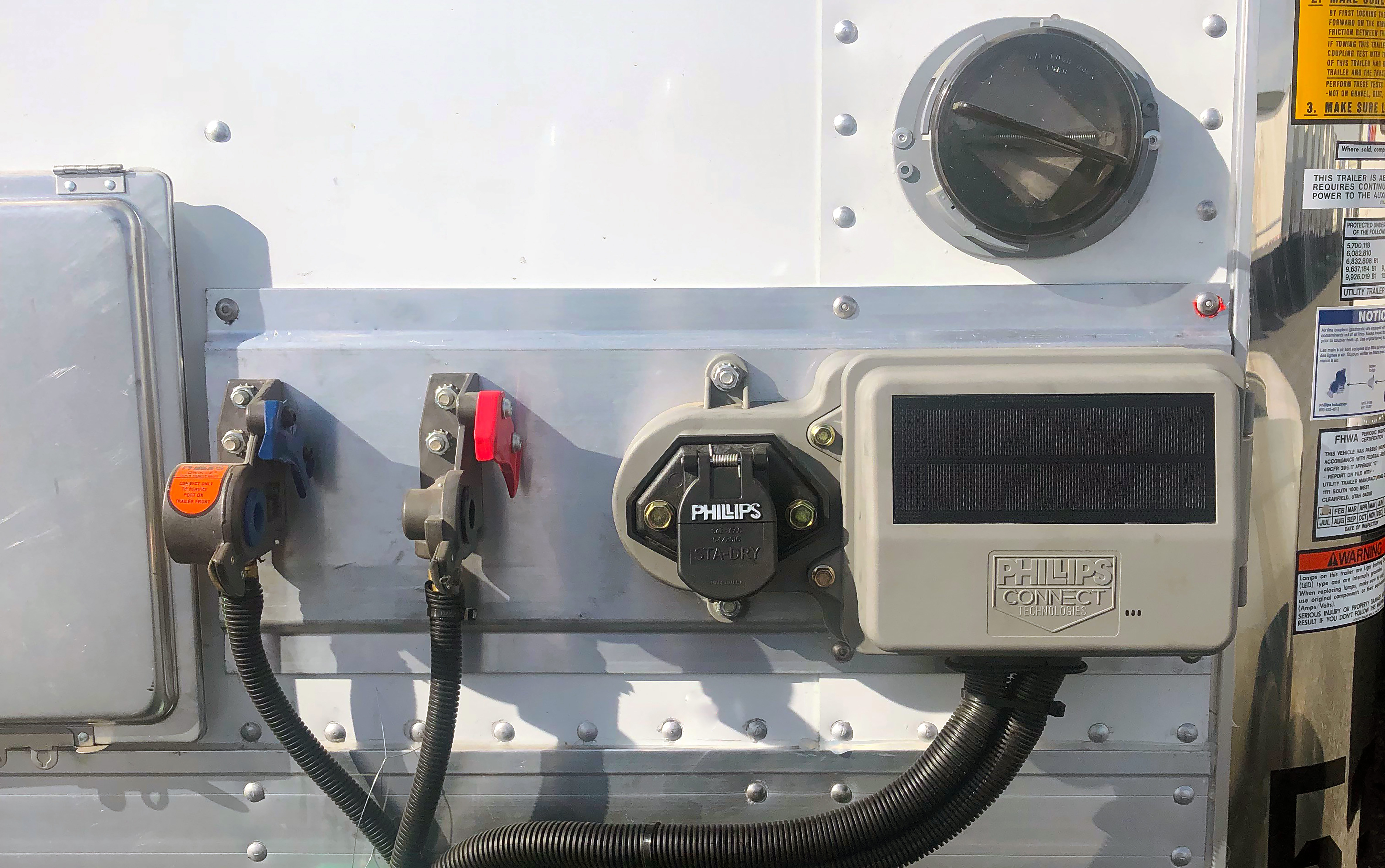 Utility Trailer and Phillips Connect Team Up to Launch Utility Connect™ Advanced Trailer Telematics Platform