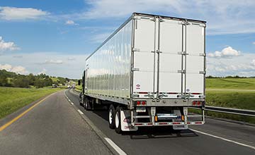 3000R  Reefer Rear Angle Highway View